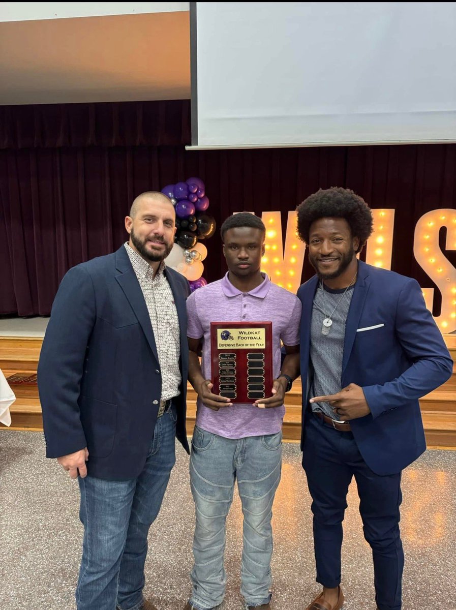 Jacorion “Champ” Hatchett (@jacorionhatche3) on Twitter photo Beyond blessed to receive the “Defensive back of the year” award 🙏🏾
<a href="/Th3DWilliamsJr/">Darrell Williams Jr.</a> <a href="/DarvilleAllen5/">Darville (DJ)Allen</a> <a href="/CoachTMiller18/">Trent Miller</a> @CoachEdney <a href="/dequentinW_/">De’Quentin Willis</a> <a href="/OnPurpose_WP/">Dr. T.Will- The Cognitive Coach-Prep RedZone Scout</a> <a href="/WillisWildkats1/">Willis Football</a> Beyond blessed to receive the “Defensive back of the year” award 🙏🏾
<a href="/Th3DWilliamsJr/">Darrell Williams Jr.</a> <a href="/DarvilleAllen5/">Darville (DJ)Allen</a> <a href="/CoachTMiller18/">Trent Miller</a> @CoachEdney <a href="/dequentinW_/">De’Quentin Willis</a> <a href="/OnPurpose_WP/">Dr. T.Will- The Cognitive Coach-Prep RedZone Scout</a> <a href="/WillisWildkats1/">Willis Football</a>