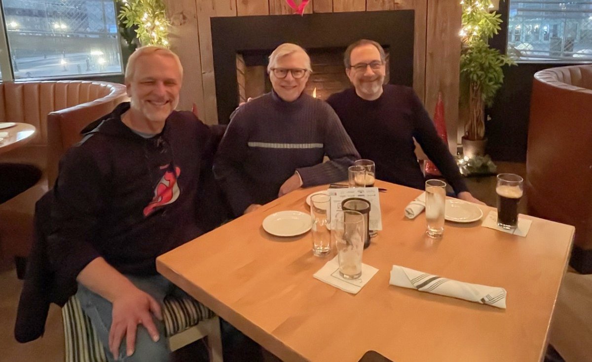 It was great meeting up this evening with two fellow ad agency expatriates Edward Yasser and Kurt Algayer for dinner and a few pints of Guinness. 

Far too many years have rolled by. We need to do this more often!