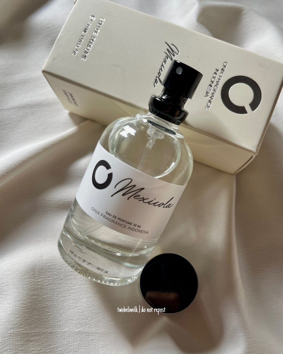 twobelimilk's tweet photo. parfum lokal yang bikin penasaran semua variannya, 

udah parfum botol ke-3 dan ini paling favorite aku, splnya oke banget dan tahan seharian🙌 https://t.co/PQKhj22Vsl