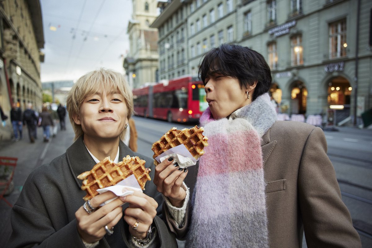 コムドット #初期メン写真集『#BUDDY』 予約受付中⚡ ＼ 不動の大人気