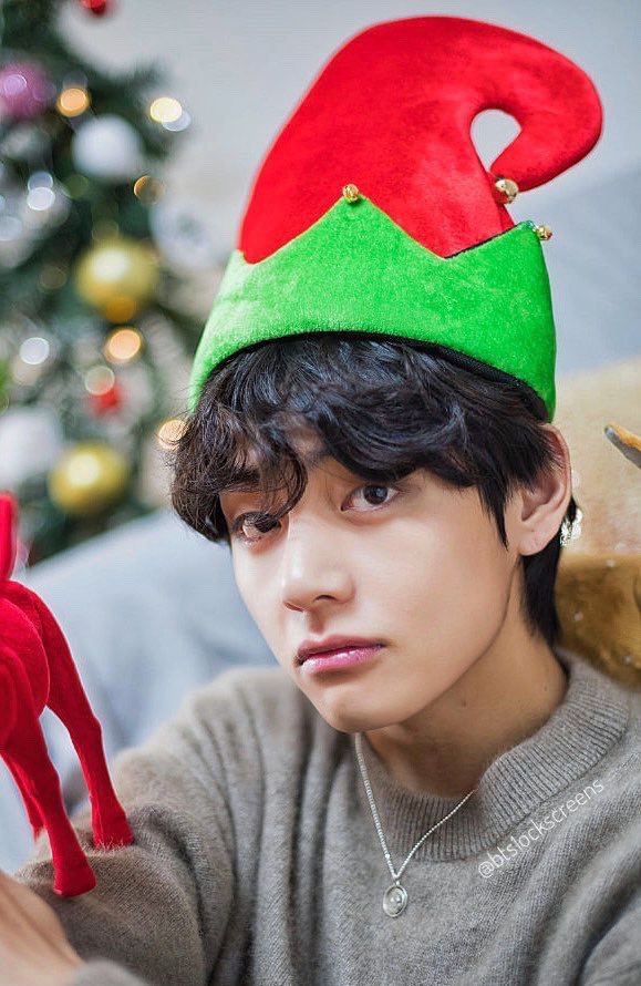 BANGT4NBEST's tweet image. ESTAMOS BAJOS EN LAS TENDENCIAS ASÍ QUE ELEVEMOSLAS, NO IMPORTA A QUE HORA VEAS ESTO DA RT Y COMENTA 5 PAÍS 🐻‼️

+ V IS COMING
TAEHYUNG IS COMING
WINTER AHEAD YUNSEOKCHEOL TRIO VER IS COMING
V FT PARK HYO SHIN
#WinterAhead #VxParkH