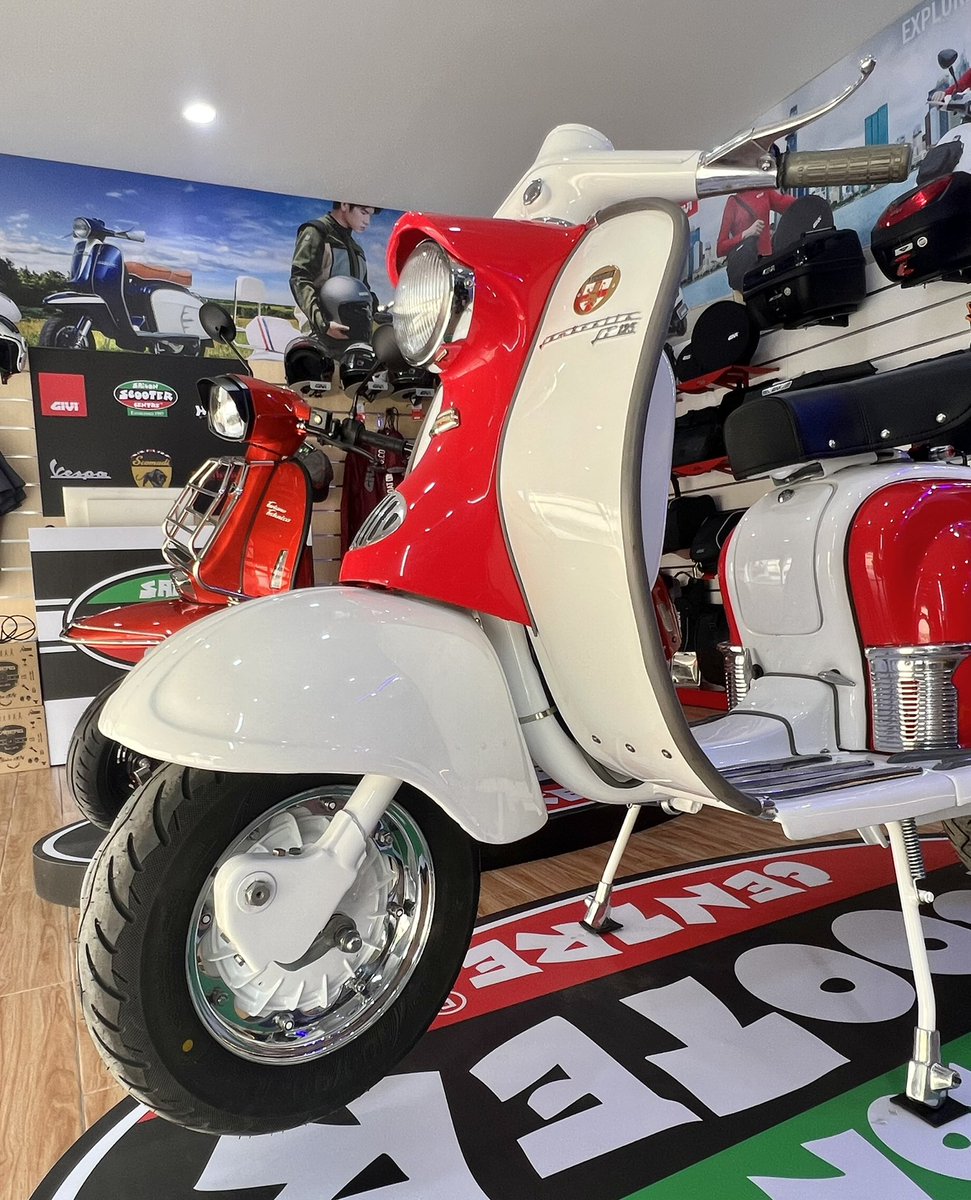 SSCvietnam's tweet photo. Finished! and time for a photo op in the new shop #EBretta #econversion #ssc #Lambretta #72v4000w #Innocenti https://t.co/xPPSMpQwZu
