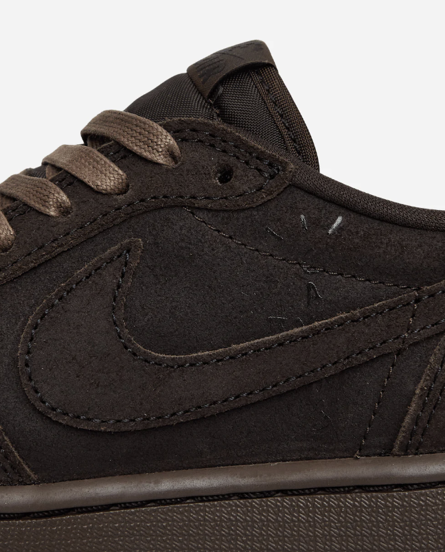 JustFreshKicks's tweet photo. Travis Scott x Air Jordan 1 Low 'Velvet' releasing tomorrow at 3am ET via SJS 🌵

Link -> https://t.co/dQnSPrYHnM https://t.co/yl5b8YjJFf