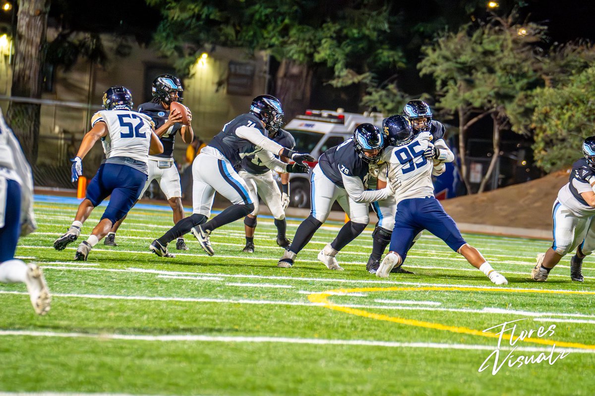 Chavez_890's tweet photo. @CoachKSwinney Cabrillo College Juco Highlights 
6’4 310 RG/ Offensive Lineman 
3.2 Cumulative GPA
#79
DM’s are open 📲
@CabrilloFB_ 
@CoachRomero_CC 
https://t.co/HGG4DGNEqi https://t.co/WsOIgkDLNe