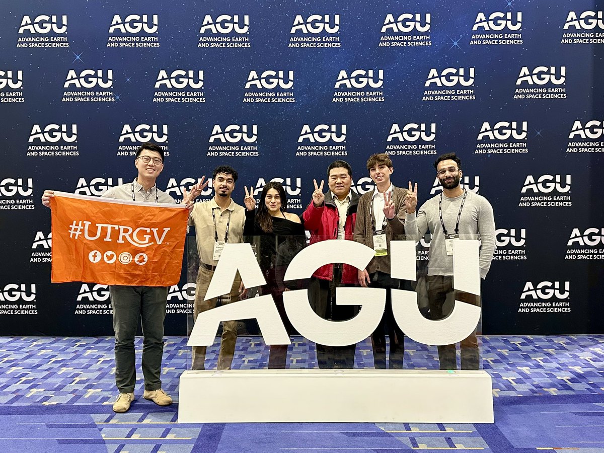 Tian Y. Dong, PhD (@tdgravel) on Twitter photo A successful AGU representing <a href="/utrgv/">UTRGV</a> <a href="/UScholarworks/">UTRGV ScholarWorks</a> <a href="/UTRGVCOS/">UTRGV College of Sciences</a> <a href="/UTRGVResearch/">UTRGV Division of Research</a>
Our students have made many new connections and shared research about the Rio Grande
<a href="/AGU_EPSP/">AGU_EPSP</a> #AGU2024 A successful AGU representing <a href="/utrgv/">UTRGV</a> <a href="/UScholarworks/">UTRGV ScholarWorks</a> <a href="/UTRGVCOS/">UTRGV College of Sciences</a> <a href="/UTRGVResearch/">UTRGV Division of Research</a>
Our students have made many new connections and shared research about the Rio Grande
<a href="/AGU_EPSP/">AGU_EPSP</a> #AGU2024