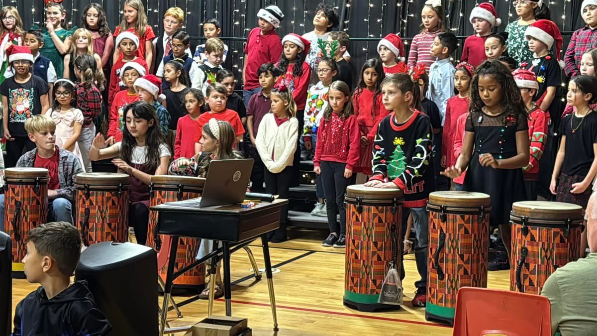 GFESWildcats's tweet photo. Mrs. Lopez and the specials team put together the most amazing Christmas program! Our kindergarteners and 3rd graders did an amazing job! They also had a few 5th graders join them! Way to go, Wildcats! Mrs. Lopez is just the best and brings out the best in everyone! 🎄🎅🏻🎵🎶 https://t.co/bScWAP0sxw