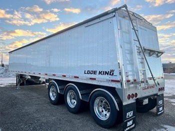 Question for #AgTwitter #ontag have you ever come across the need to rent a hopper bottom grain trailer? Looking at different avenues for our trailer rental business to grow and looking for input