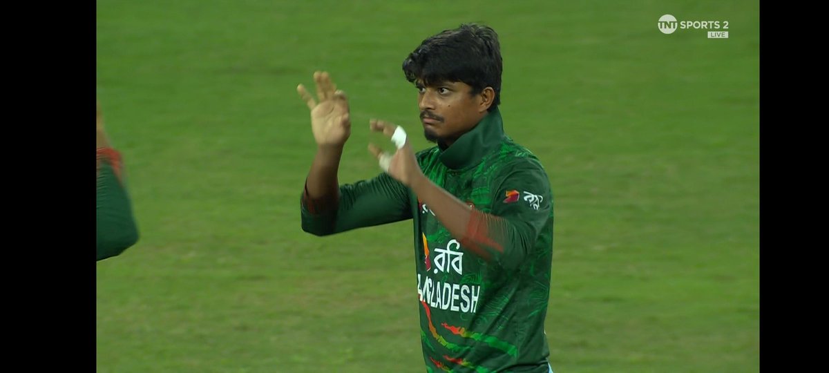 Shuvo10976159's tweet photo. Hard hitter"pooran" is gone. Team bangladesh is eyeing historic whitewash on west Indian soil in T20 series. #bdvswi https://t.co/rxrajeRnD3