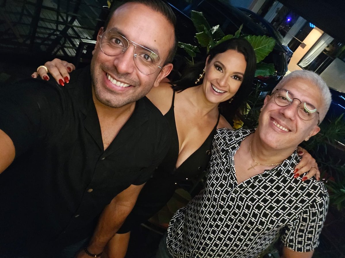 Hoy me encontré, después de varios años, con mis colegas y amigos de mis tiempos en El Nuevo Día: Israel y Gerardo ✨✨✨ Ustedes formaron parte de lo que soy hoy!!! Los quiero con mi vida ❤️