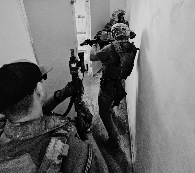 FSCAfrica2024's tweet photo. Protect your buddy, silence as default, efficiency of movement. 

#FSCAfrica #CloseQuarterBattle #TacticalTraining #PremiumTraining #ProudlySouthAfrican #Tactical https://t.co/0hu1Sz2dlq