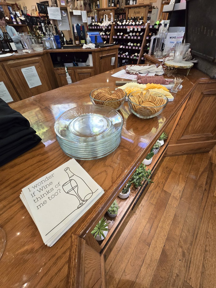 rosamungthorns's tweet image. Fantastic Wine &amp;amp; Floral Design Class this week! They knocked their &quot;presents&quot; out of the park! Last class of the year! Stay tuned for the 2025 class schedule! 
#sgf
#flowerclass
#417land 
#417local

ow.ly/rRYR50UuFIL