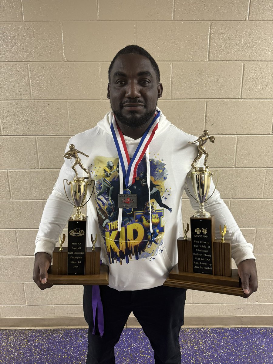 Tiger defense🐅🏈
✅Top ranked defense in the state
✅10.2 pts game
✅10 games allowed less than 100 rush yards
✅12 games allowed less than 125 pass yards 
✅Over 35 created turnovers
✅13-1 record
🏅6A-state runner up
🏅6A South state champion 
🏅6A-3 district champion 
🏈10-0