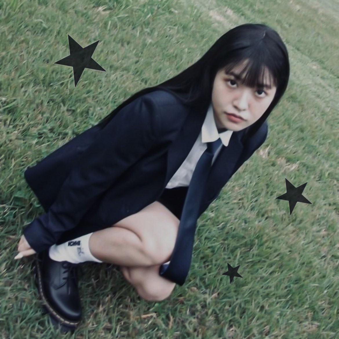 𝐂orrente de a𝗉𝗋𝖾𝗌𝖾𝗇𝗍𝖺ção. 

𝐍ome ᎓ celine
𝐈dade ᎓ 21
𝐔ma música ᎓ crying lightning, AM
𝐒exualidade ᎓ pan
𝐒tatus ᎓ solteira
𝐀ltura ᎓ 1,58..
𝐂or favorita ᎓ lilás