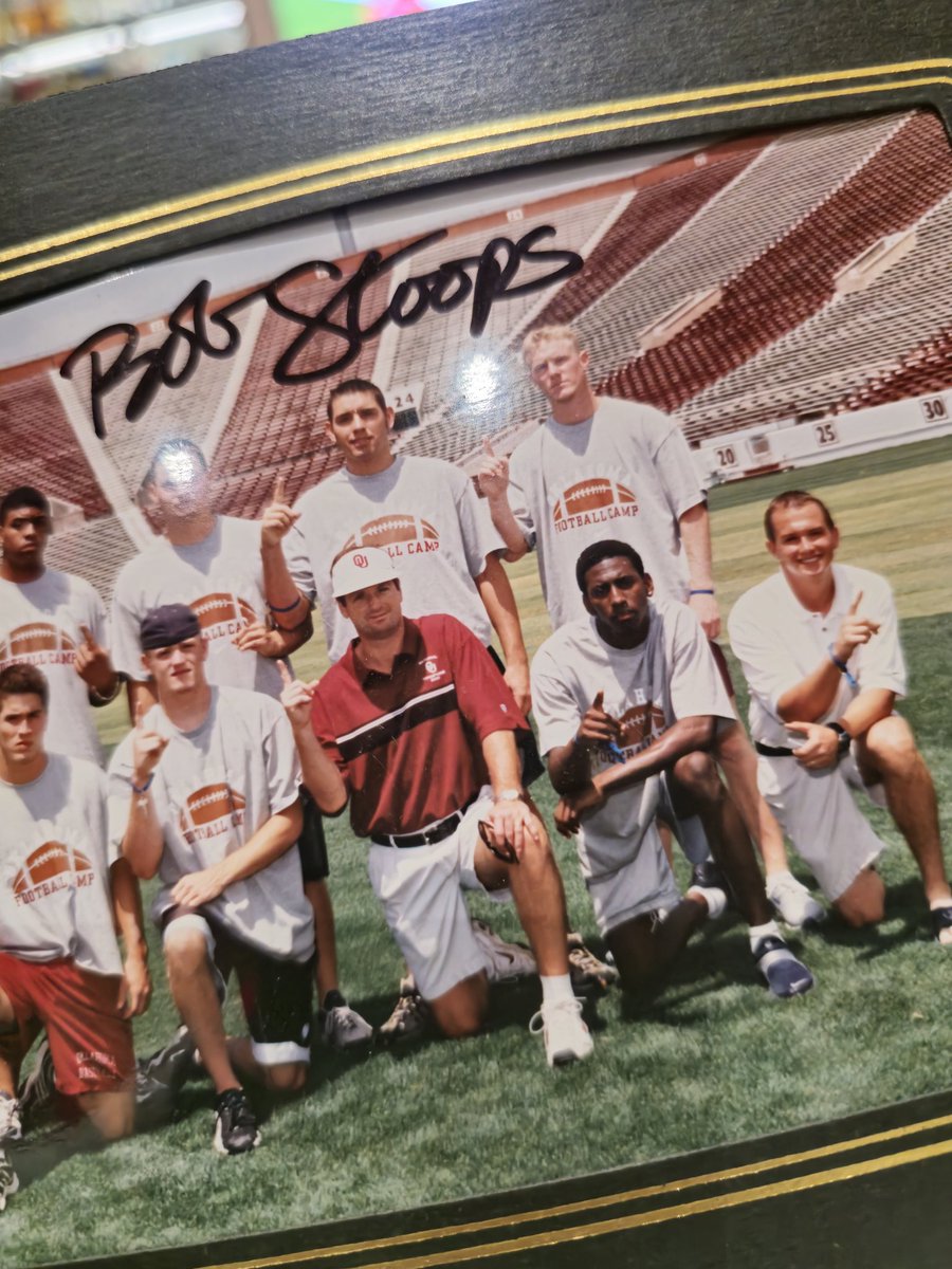 Hawk (@hawkicannfl) on Twitter photo Mike Jr gave me this today. Thanks Coach Hall.
Who would of thought summer 2001 came to OU Football camp and earned a scholarship. <a href="/CoachBobStoops/">Bob Stoops</a> now both of my sons are here full circle..... Blessing Mike Jr gave me this today. Thanks Coach Hall.
Who would of thought summer 2001 came to OU Football camp and earned a scholarship. <a href="/CoachBobStoops/">Bob Stoops</a> now both of my sons are here full circle..... Blessing