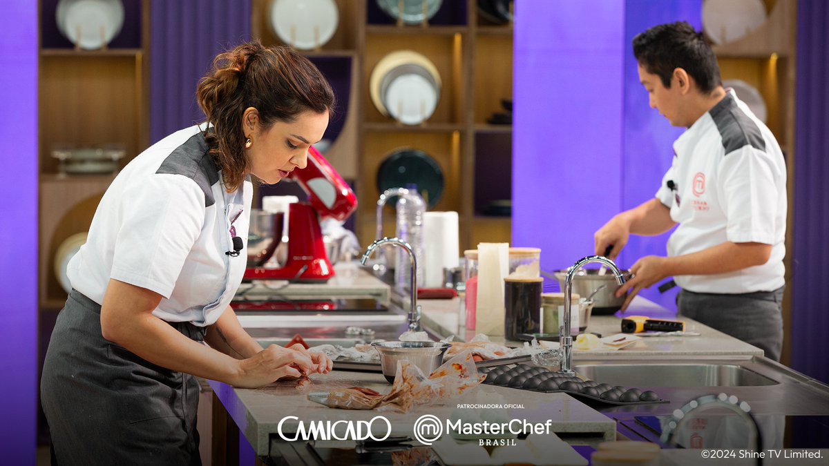 Camicado's tweet photo. Que temporada incrível, né? Conhecemos talentos incríveis, nos apaixonamos pela arte da confeitaria e até descobrimos o entremet! Uma jornada emocionante do começo ao fim. Que orgulho fazer parte desse show de gastronomia! 🥹❤️ #MasterChefBR #CamicadoNoMasterChef https://t.co/r9ALMI8iaI