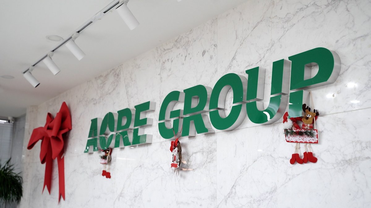 aorelaser's tweet image. 🎉✨ We’re getting into the holiday spirit at the AORE workspace! Our festive decorations are bringing warmth and cheer to our environment. Here’s to a joyful season ahead! 🌟❤️ 

#AORE #WorkspaceDecor #HolidayVibes #Christmas