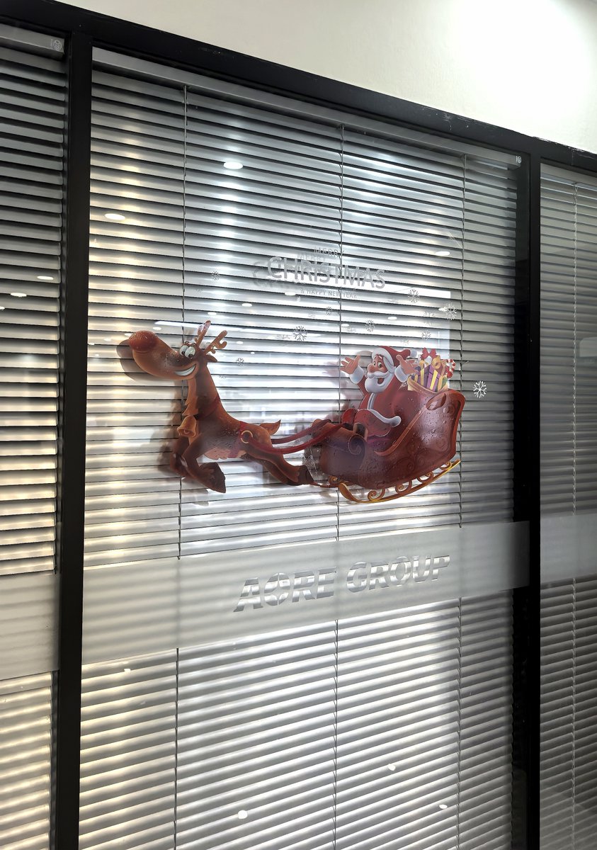 aorelaser's tweet image. 🎉✨ We’re getting into the holiday spirit at the AORE workspace! Our festive decorations are bringing warmth and cheer to our environment. Here’s to a joyful season ahead! 🌟❤️ 

#AORE #WorkspaceDecor #HolidayVibes #Christmas