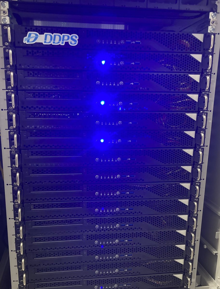 DMC_DDPS's tweet photo. DDPS 東京ラック(Equinix TY8 データセンター)のネットワーク増強完了✅

@DDPSJapan https://t.co/ymNrjsJn1j