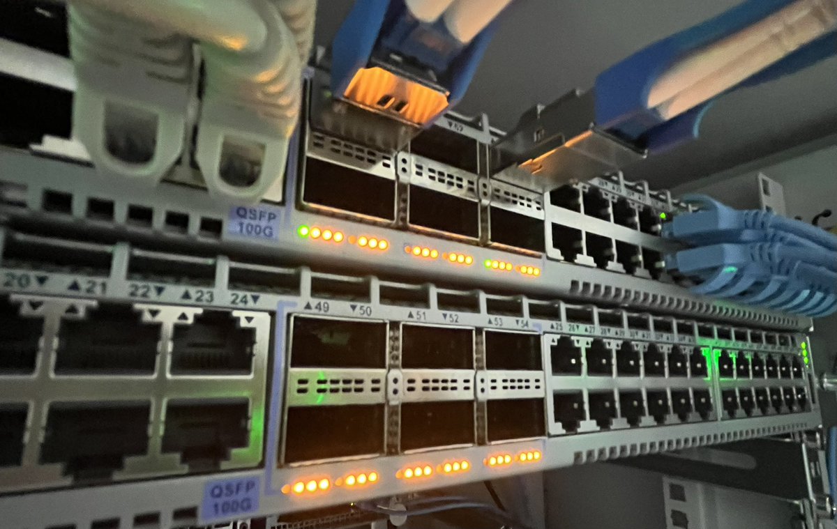 DMC_DDPS's tweet photo. DDPS 東京ラック(Equinix TY8 データセンター)のネットワーク増強完了✅

@DDPSJapan https://t.co/ymNrjsJn1j