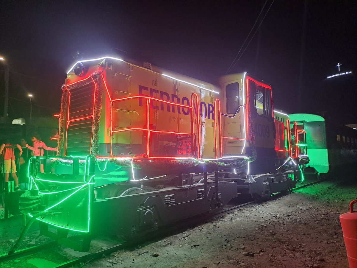 TrenQta's tweet photo. El Tren Mágico de la Navidad 🎅
@MuniLaCalera https://t.co/7bGUS0HWV7