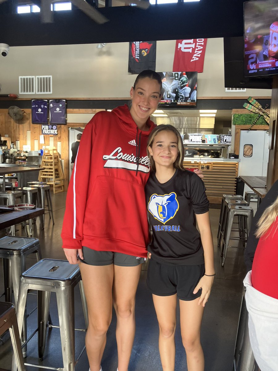 Go CARDS! My little volleyball player with one of her favs, <a href="/CaraCresse/">Cara Cresse</a> . TY to the entire team for being such GREAT role models! #uoflvolleyball <a href="/LouisvilleVB/">Louisville Volleyball</a>