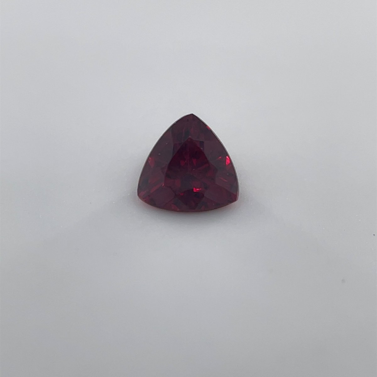 DelmiglioreJ's tweet photo. 【6067-8】
パイロープガーネットルース 0.264ct
3.98×3.97×2.46mm 日独ソ付
#パイロープガーネット #pyropegarnet
#ガーネット #garnet
#カピルのお店デルミリオーレ https://t.co/ldUH6mjIFZ