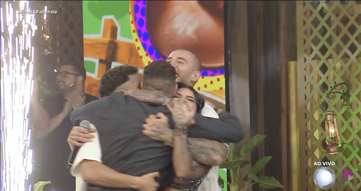 FIM DE UM CICLO 🔑

Quero agradecer a todos vocês que nos acompanharam aqui durante esses 3 meses de A fazenda, gratidão a todos, conseguimos e agora o que nos resta é engajar nosso quarteto!!!

PRA SEMPRE G4 🔑 #FinalAFazenda