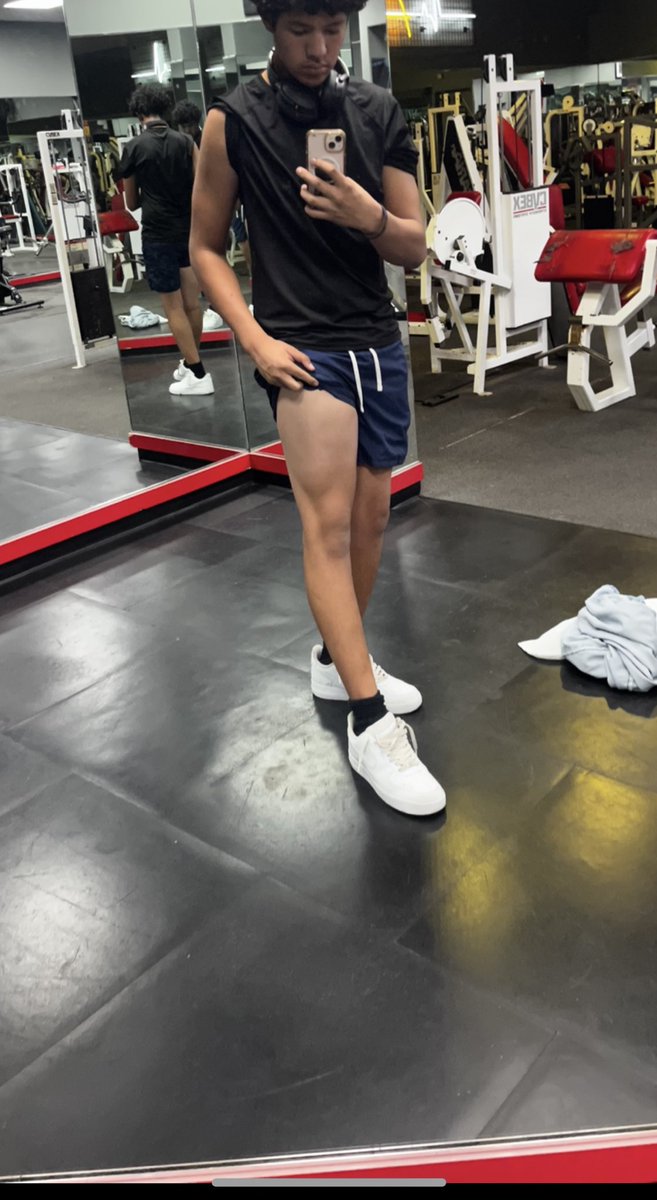 Have been strengthening my leg for about a month and a half before ACL surgery. I believe in god’s will that he will give me a second chance to see the field once more. Hopefully a speedy recovery 🙏🏽🙏🏽 #godsgotme