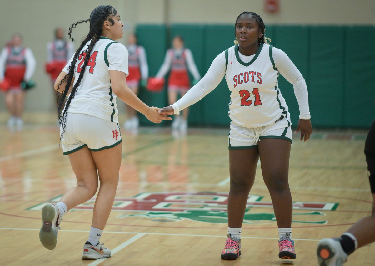 peterson_rick's tweet photo. . @mella_carter leads way with 30 points as @HPHSATHLETICS girls end layoff with 76-18 romp past KC-Turner. From @TopsportsN contributor @ToddFertig1 ...
https://t.co/GZbpNd5DlG https://t.co/GpI4yqAUld
