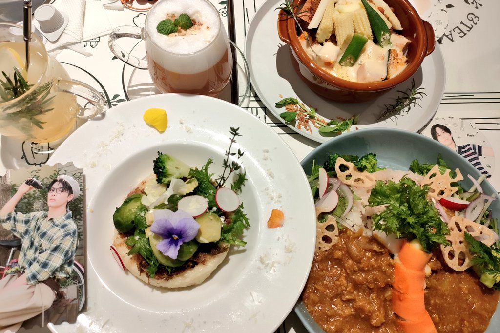 ＆TEAM CAFEへ✨
どれも可愛くて美味しそう💕
 #andteam  #MAKI  #andTEAMCAFE