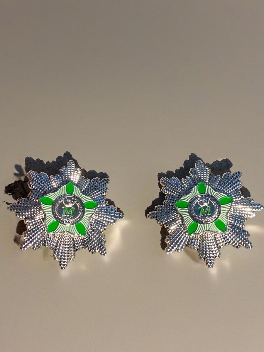 Micro_Flag's tweet photo. Check out the stunning badges of the Royal Order of Mattonia by MicroFlag! Need custom badges for your micronation? DM us or email sales@microflag.net – no minimum order, affordable rates, and top-notch quality! 🌟 #Micronation #CustomBadges #MicroFlag https://t.co/0wV6bMLRsK