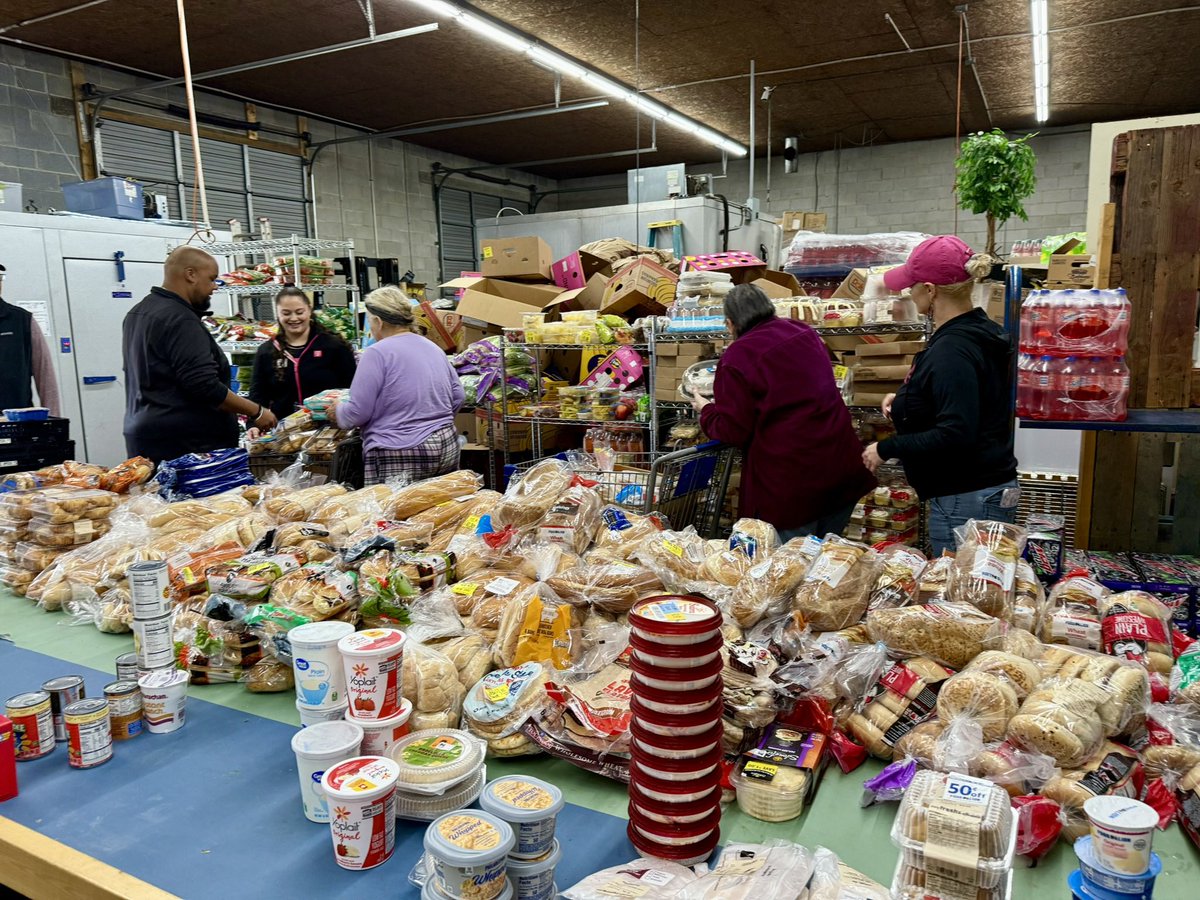 Tina DeTre tweet media