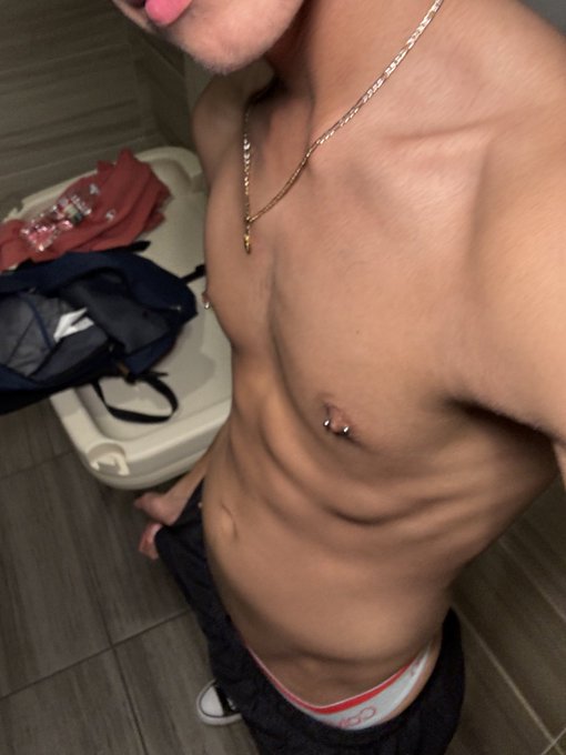 Watch OnlyVani 🪩's leaked NSFW photo on TwXstars