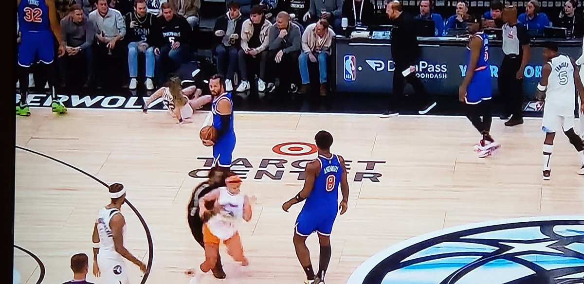 tmueller tweet media