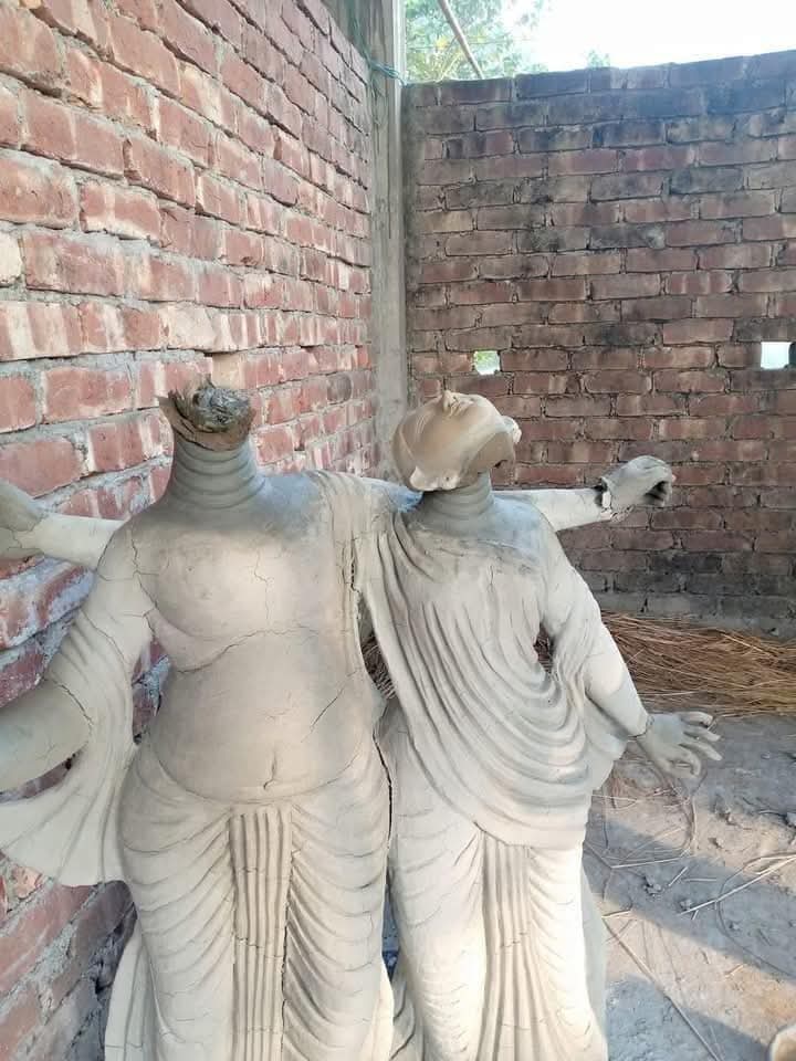 HinduVoice_in's tweet photo. News coming in from #Maymensingh district of #Bangladesh.
Hindu temple is under attack.
On the night of 19/12/2024, unknown miscreants attacked a Hindu temple in #Banderpara village under Sakuai union of #Haluaghat Upazila of #Maymensingh district.
Murtis were being constructed inside the temple for upcoming festival.
#PogromInBangladesh