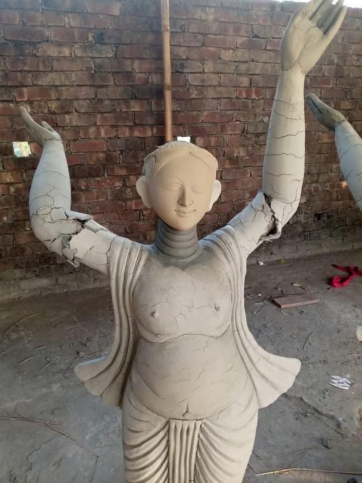HinduVoice_in's tweet photo. News coming in from #Maymensingh district of #Bangladesh.
Hindu temple is under attack.
On the night of 19/12/2024, unknown miscreants attacked a Hindu temple in #Banderpara village under Sakuai union of #Haluaghat Upazila of #Maymensingh district.
Murtis were being constructed inside the temple for upcoming festival.
#PogromInBangladesh