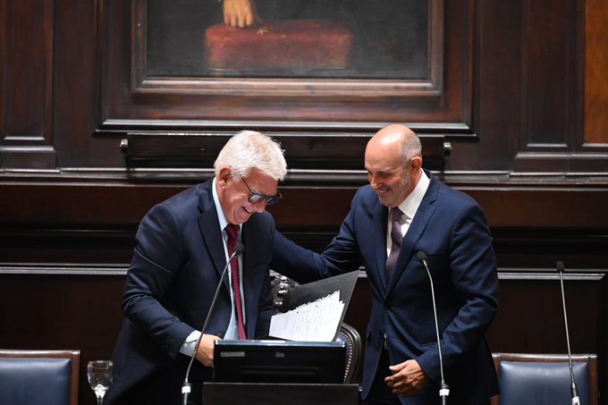 El momento de la jura de Alexis Guerrera como presidente de la Cámara de Diptuados.