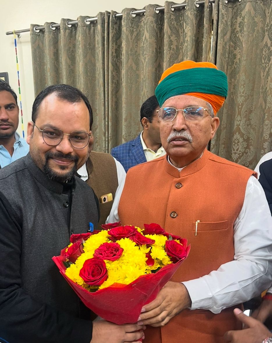 स्थायी अधिवक्ता के दायित्व के नाते भारत सरकार के विधि एवं न्याय मंत्री श्री अर्जुन राम मेघवाल जी को जन्मदिन की शुभकामनाएँ प्रेषित की। ईश्वर आपको दीर्घायु प्रदान करें 💐💐💐💐💐🙏⁦<a href="/arjunrammeghwal/">Arjun Ram Meghwal</a>⁩