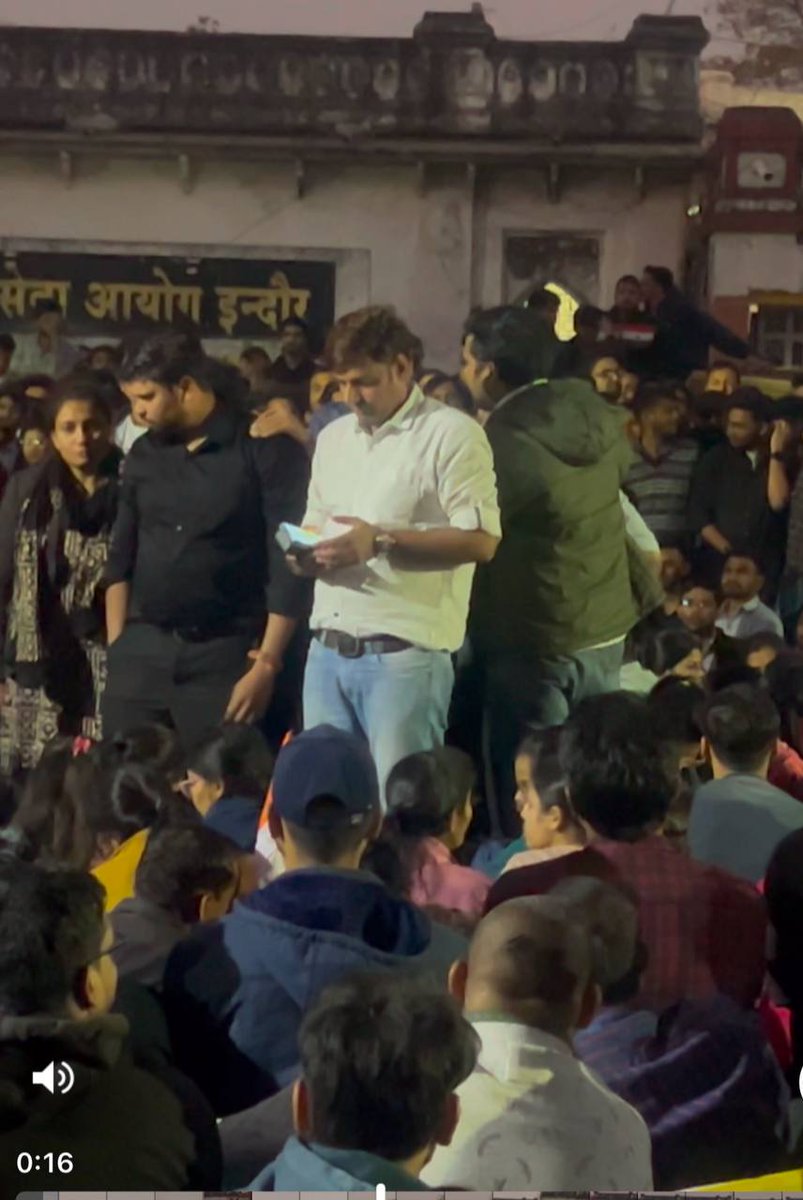 #MPPSC_न्याय_यात्रा #MPPSC_PROTEST 
<a href="/NEYU4INDIA/">NEYU || National Educated Youth Union</a> <a href="/NEYU4MP/">NEYU MADHYAPRADESH</a> <a href="/CMMadhyaPradesh/">Chief Minister, MP</a> 
मुश्किल रुपी वार होंगे..आत्मविश्वास को ढाल बनाएंगे... 
चाहें अब कुछ भी हों, जाए अपनी मांगे मनवाऐगें...