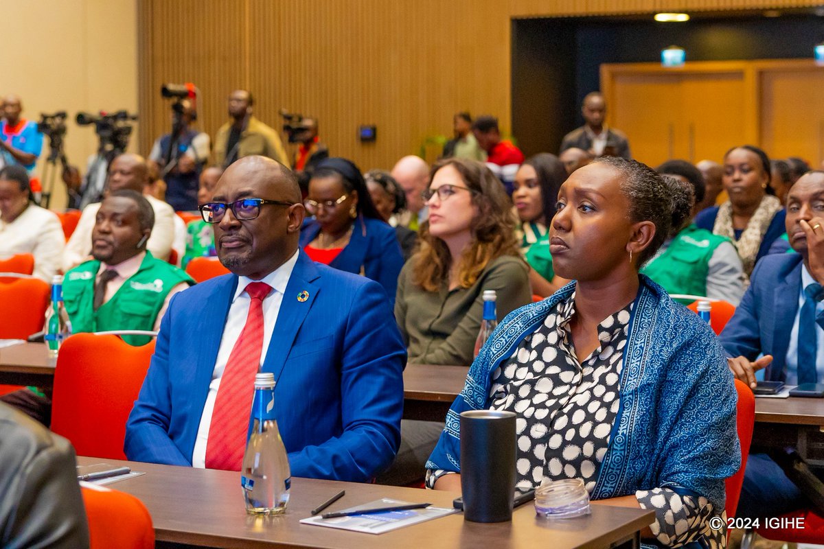 IGIHE (@igihe) on Twitter photo 🚨Breaking News🚨
Rwanda's Minister of Health Dr. Sabin Nsanzimana has officially announced the end of the Marburg Virus Disease (MVD) outbreak in the country. 
This follows 42 consecutive days with no new cases, after the discharge of the last confirmed patient. 🚨Breaking News🚨
Rwanda's Minister of Health Dr. Sabin Nsanzimana has officially announced the end of the Marburg Virus Disease (MVD) outbreak in the country. 
This follows 42 consecutive days with no new cases, after the discharge of the last confirmed patient.