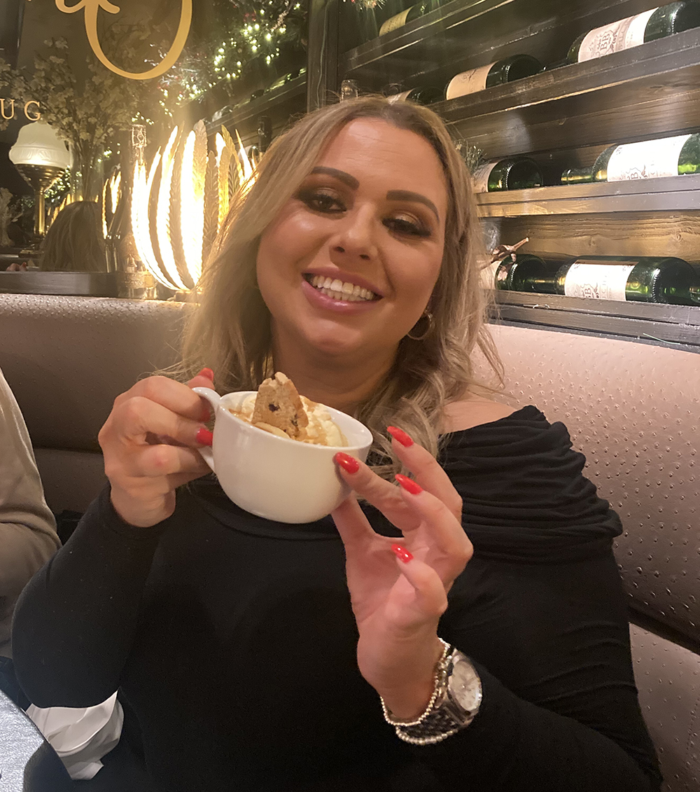 PeritusGroupUK's tweet photo. It's been a busy year in the Newcastle office, but the team found time this week for a good old Christmas knees up! 

But who looks the sweetest with their sweet? Rachel? Or Jamie? 🤔

Merry Christmas everyone! https://t.co/usYDAgzn8f