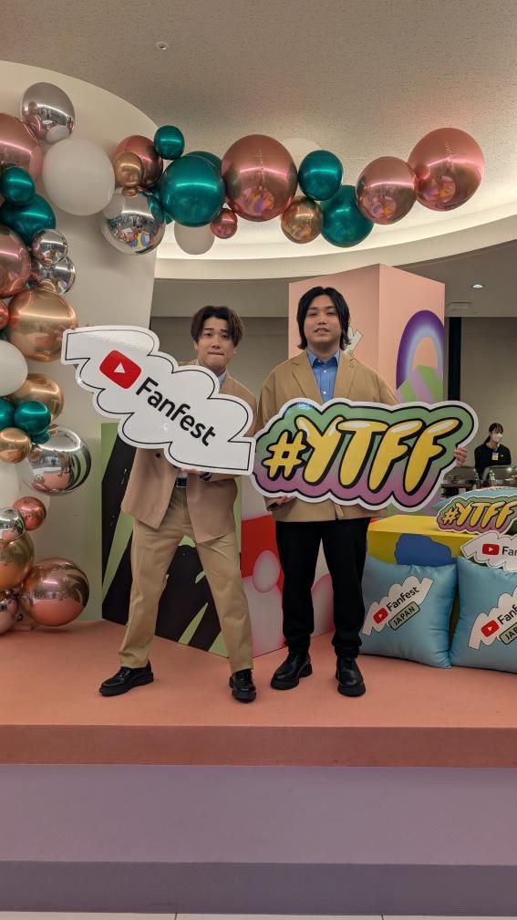 kozm72's tweet photo. 2024年からYouTubeヘビーリスナーになり、年末に水溜りボンド2人に会えるなんて思ってなかったのでまだふわふわしてます🫨
あと２日仕事頑張ればトミーとメインフェイズ に会える！
来年もお店頑張るので、更にいい年になりますように！！！

#水溜りボンド 
#カンタ
#トミー https://t.co/QKtNocWdEl