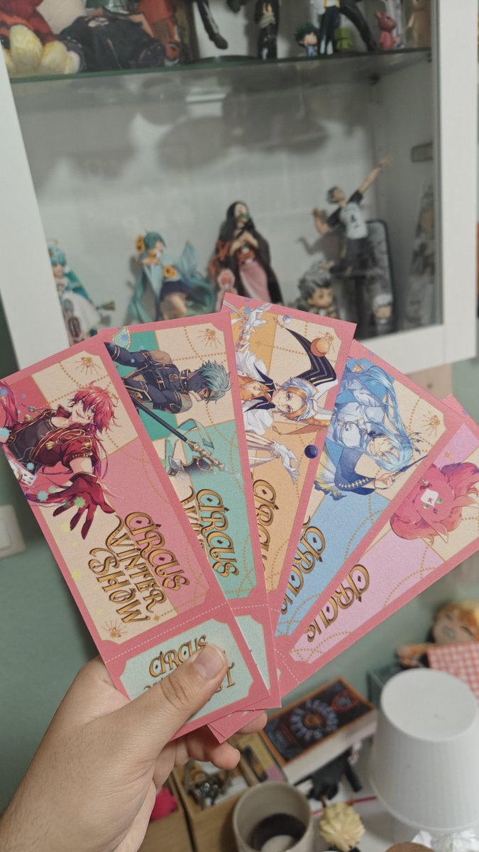 •Dani• tweet media