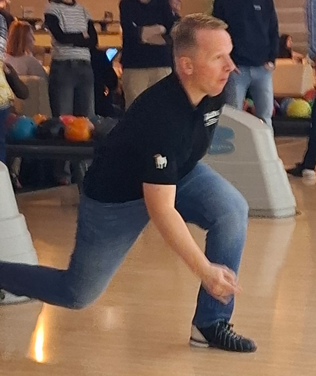 euwid's tweet image. 🎳🎄 Weihnachtsfeier auf der Bowlingbahn! 🎄🎳
Ein Abend voller Spaß, Teamgeist und unvergesslicher Momente: Begleitet von leckerem Essen und erfrischenden Getränken. ✨ Ein herzliches Dankeschön an alle, die diesen Abend so besonders gemacht haben!