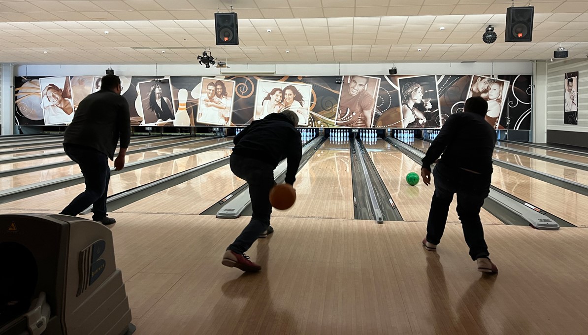euwid's tweet image. 🎳🎄 Weihnachtsfeier auf der Bowlingbahn! 🎄🎳
Ein Abend voller Spaß, Teamgeist und unvergesslicher Momente: Begleitet von leckerem Essen und erfrischenden Getränken. ✨ Ein herzliches Dankeschön an alle, die diesen Abend so besonders gemacht haben!