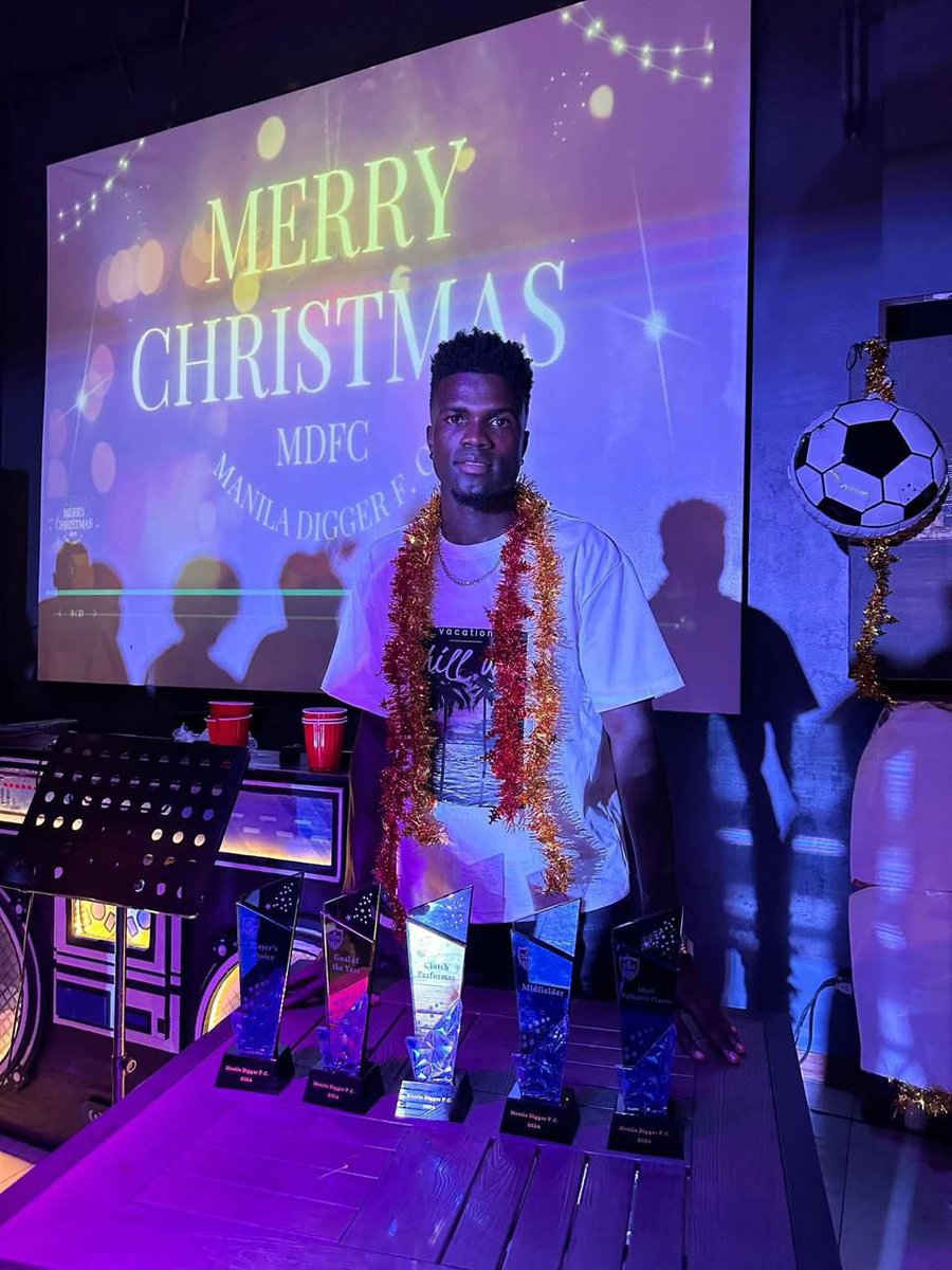 RealDeBanjulFC's tweet image. Congratulations @modou.manneh12 🥰🎉👏🏽!

Join us in congratulating our former star, Modou Manneh who won five awards in Manila Digger FC end of year Award’s Ceremony. 

You deserve all the flowers coming your way, Modou. Keep it up 🤗!

#rdb #modou #real4real #maniladigger