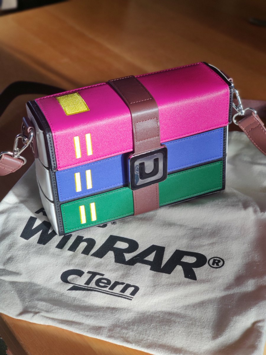 xMatatore's tweet image. Petit colis du matin @tern_et &amp;amp; @WinRAR_RARLAB 👜

Je vais pouvoir décompresser un max maintenant