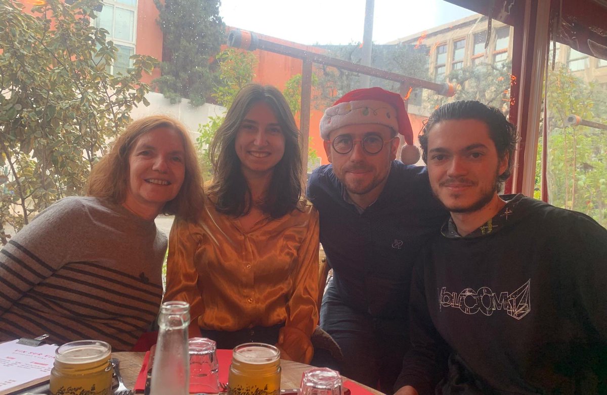 What an incredible year! 🎉🚀 Huge thanks to my amazing team and collaborators! New talent, new lab under construction (moving in Jan 2025!), fantastic meetings (Chile, Shanghai) &amp; paper accepted in <a href="/NatureAging/">Nature Aging</a> (stay tuned!). Wishing everyone a Merry Christmas! 🎄✨