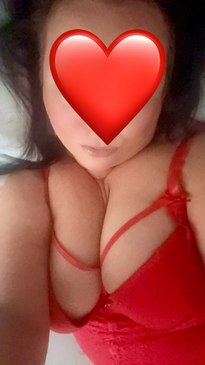 Tiffany19772's tweet photo. Happy Horny Friday ❤️ https://t.co/qEv8znPhnO