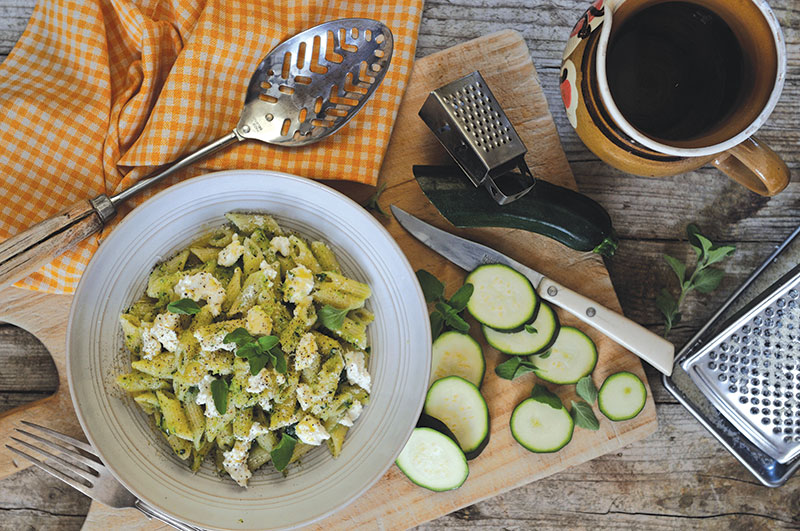 This creamy courgette and ricotta pasta is full of fresh Italian flavour with a vibrant green courgette sauce and plenty of ricotta, of course!

Get the recipe: italytravelandlife.com/recipes/creamy…
